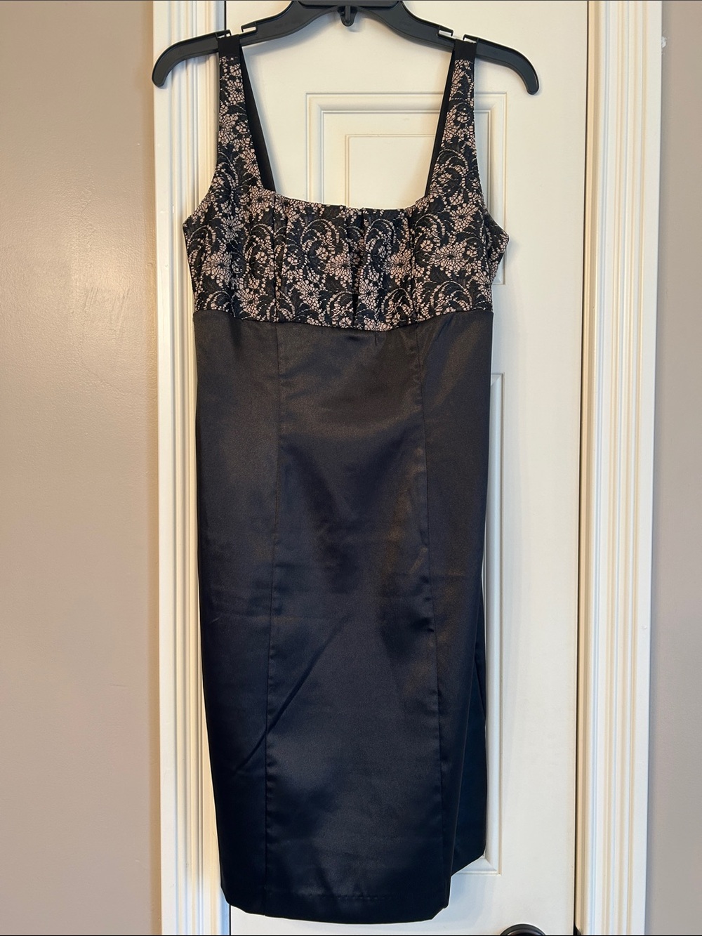Roulette Black Satin Sheath Dress with Lace Bodice Sz 4